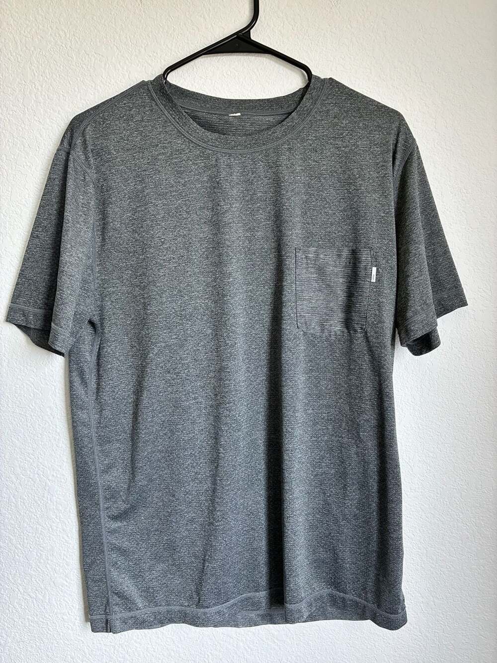 Vuori Tradewind Performance Pocket Tee Shirt Medium